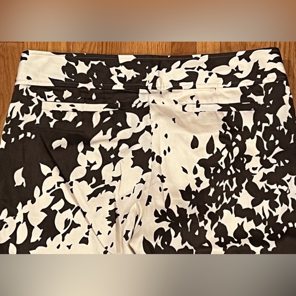 Banana Republic Cream & Brown Floral Leaves Lined Cotton Cropped Pants Size 6 - Picture 6 of 7
